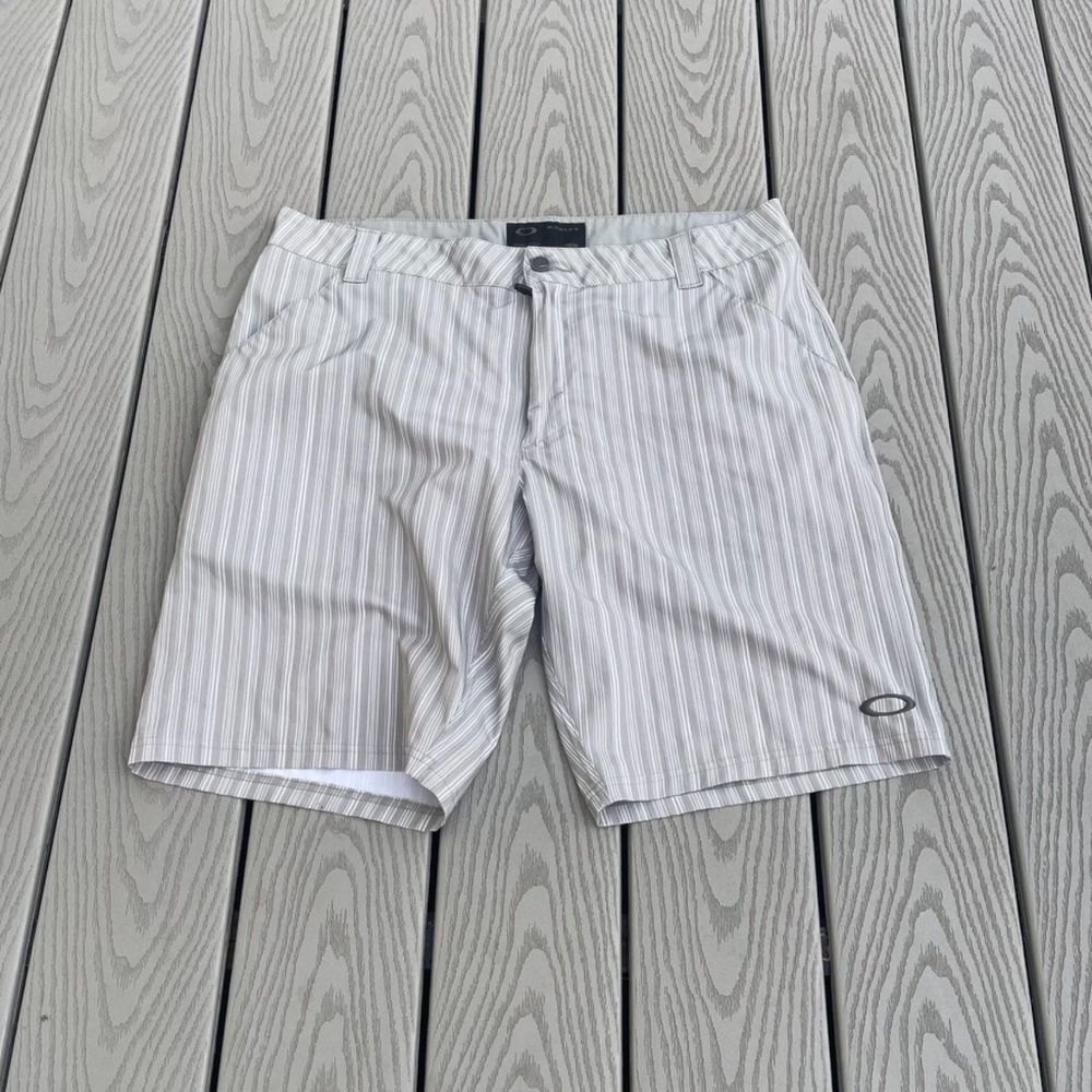 Oakley Men's Light Gray Striped Shorts